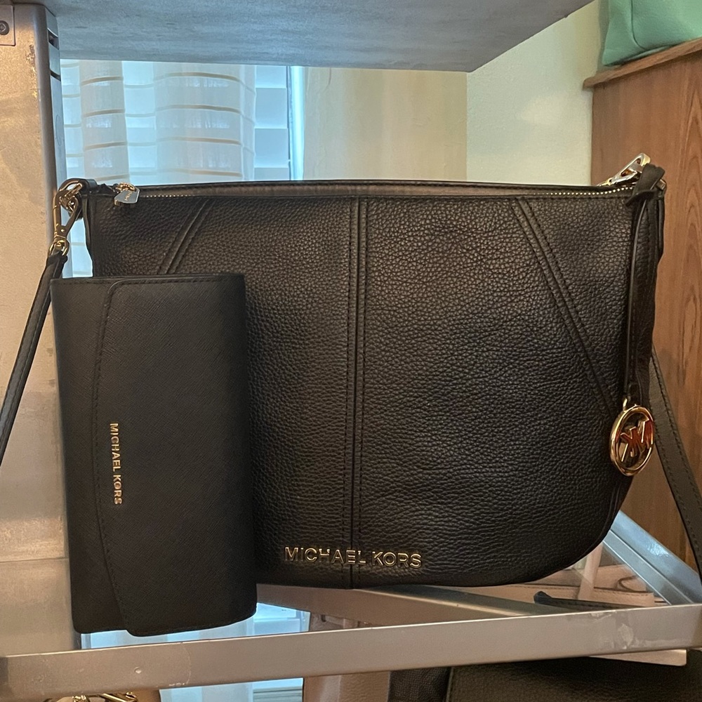 MK Bedford convertible hobo set - Picture 10 of 13